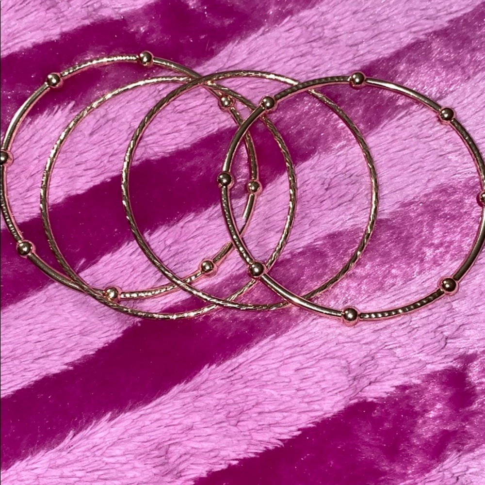 Set of 4 Bangle bracelets